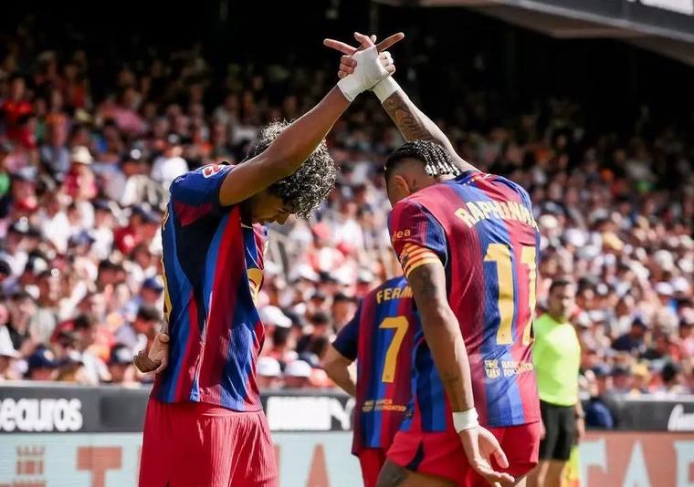 Liga 2026-2027 : Le Barça seul leader devant le Real Madrid après sa 4e victoire de la saison
